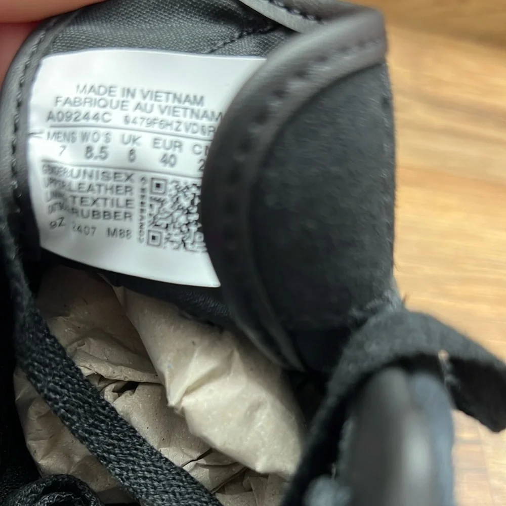 Converse  Black Sneakers - Picture 8 of 9